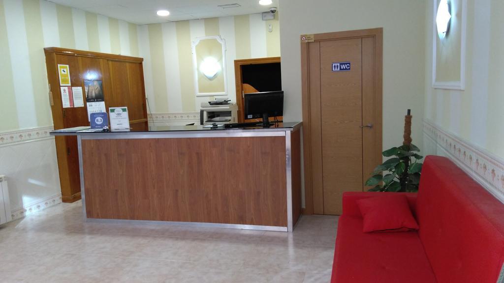 Pension Calfred II Λογκρόνο Εξωτερικό φωτογραφία